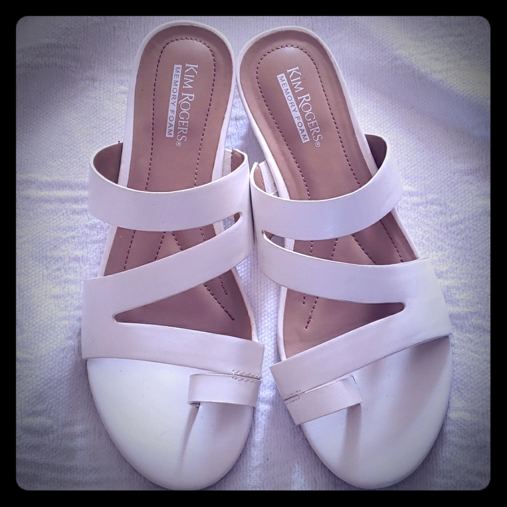 Kim Rogers Hennie White Sandals Memory Foam NWT